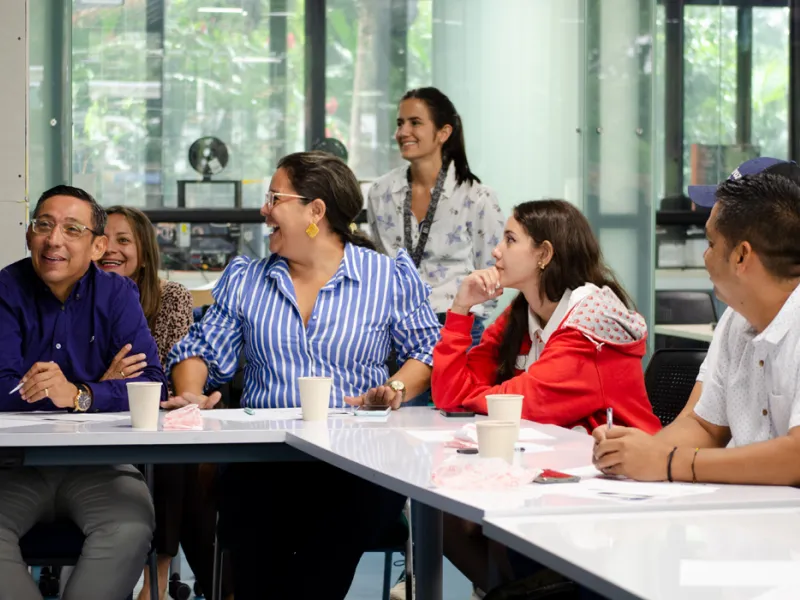 Hackaton, una experiencia de innovación colaborativa con empresas que le apuesta a metodologías de enseñanza de clase mundial