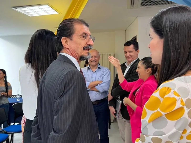 La Facultad de Ciencias Económicas y Administrativas lanzó el nuevo Consultorio Empresarial como apuesta institucional La Facultad de Ciencias Económicas y Administrativas lanzó el nuevo Consultorio Empresarial como apuesta institucional