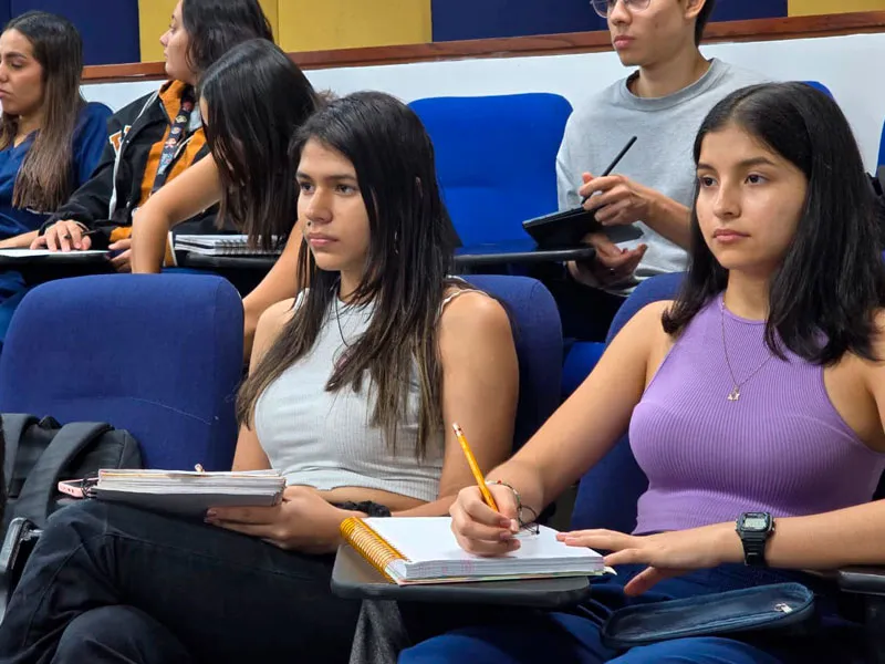 Estudiantes de Economía de la Javeriana Cali Estudiantes de Economía de la Javeriana Cali