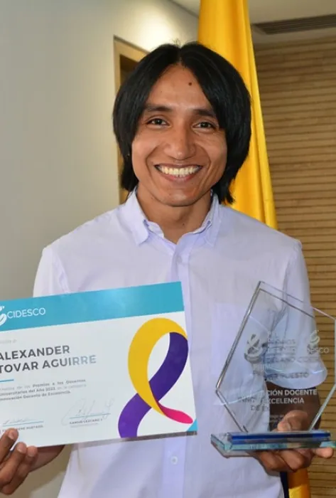 Profesor Alexander Tovar Aguirre, ganó el Premio Innovación Docente de Excelencia Cidesco 2023  Profesor Alexander Tovar Aguirre, ganó el Premio Innovación Docente de Excelencia Cidesco 2023